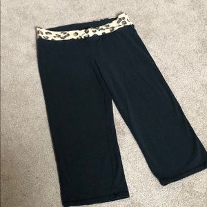 Pink VS Leopard Wide Crop Leggings